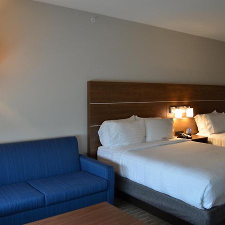 Holiday Inn Express & Suites - Charlotte Ne - University Area, An Ihg Hotel Экстерьер фото