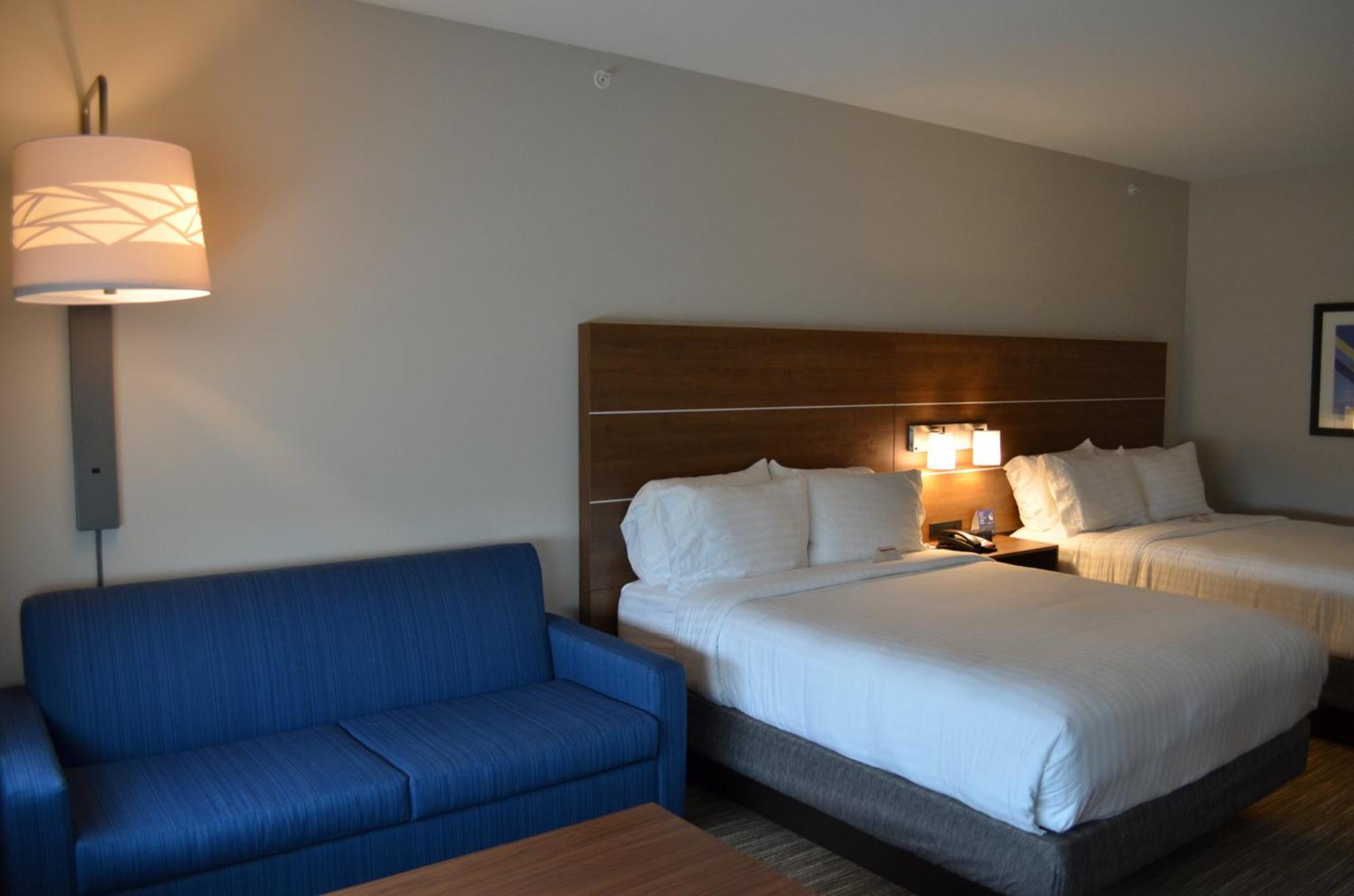 Holiday Inn Express & Suites - Charlotte Ne - University Area, An Ihg Hotel Экстерьер фото