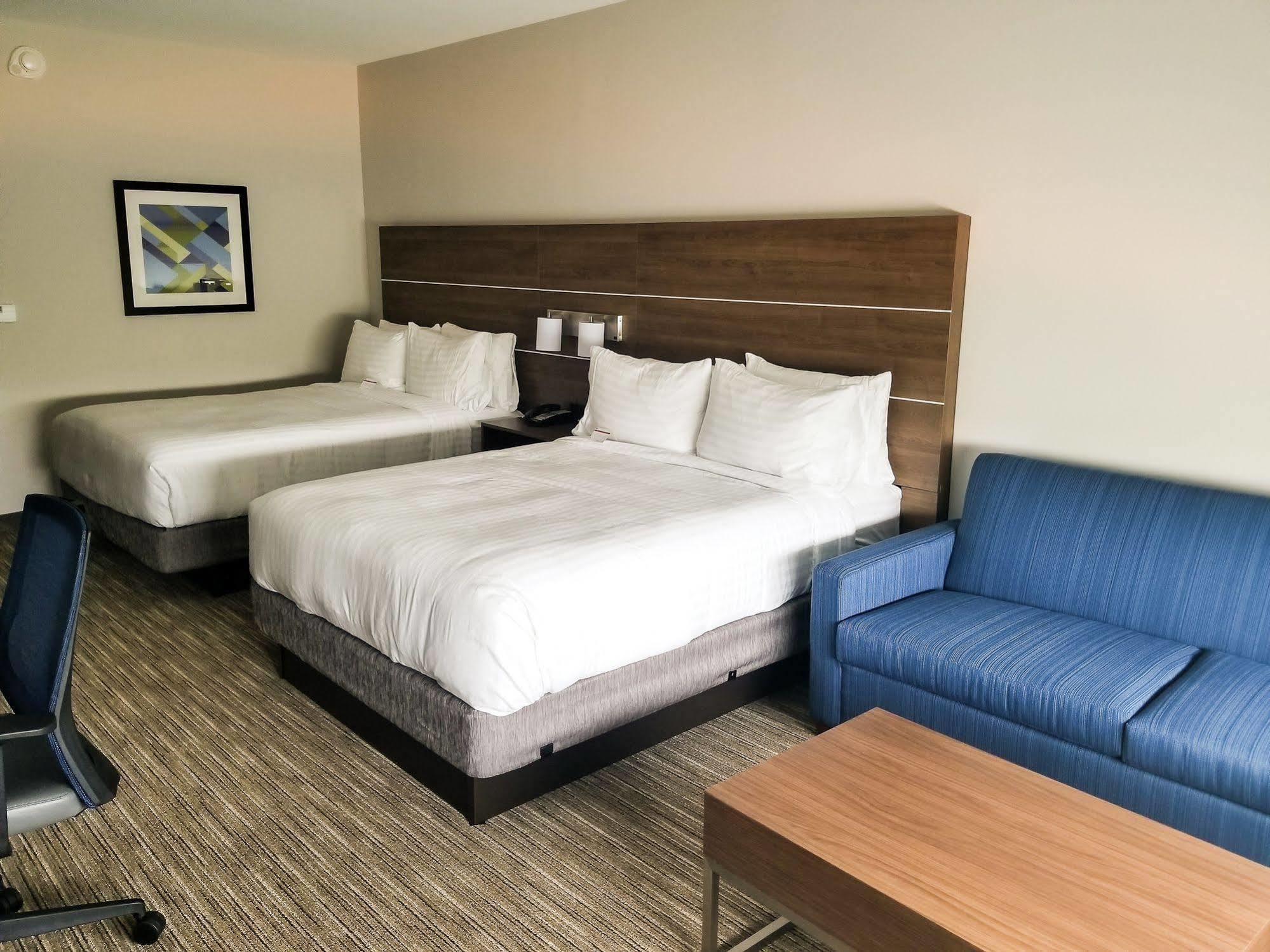 Holiday Inn Express & Suites - Charlotte Ne - University Area, An Ihg Hotel Экстерьер фото