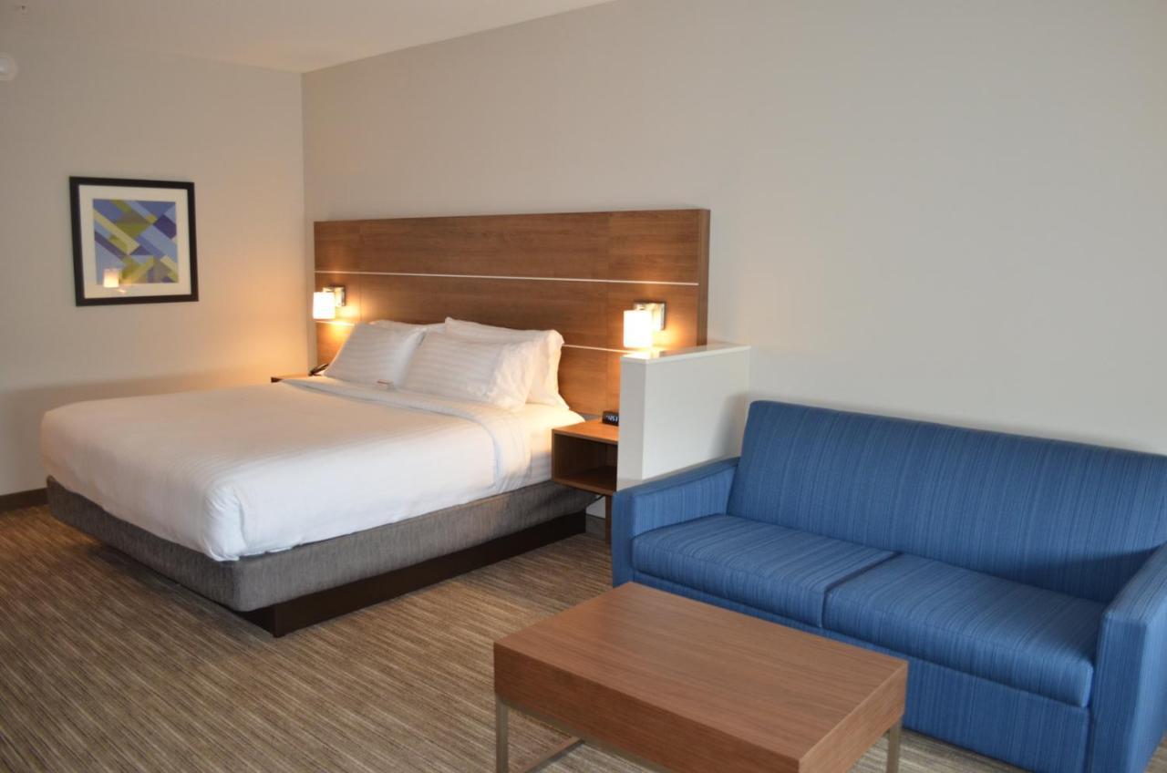 Holiday Inn Express & Suites - Charlotte Ne - University Area, An Ihg Hotel Экстерьер фото