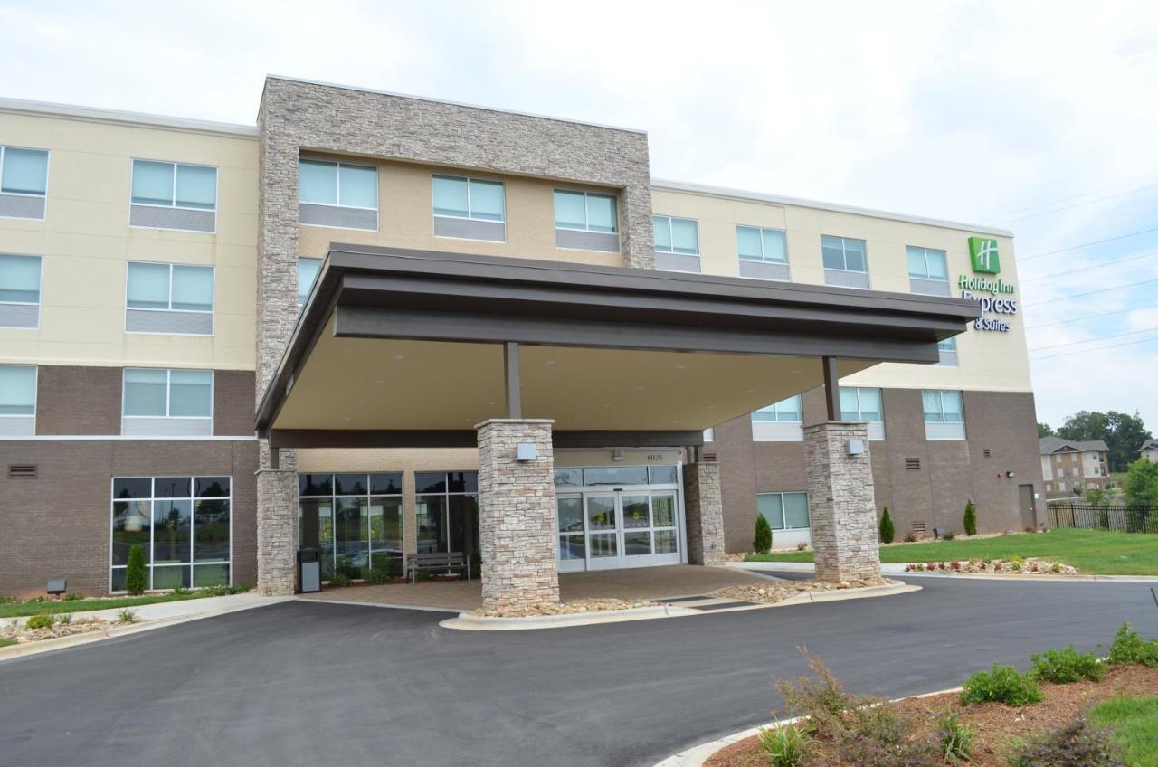 Holiday Inn Express & Suites - Charlotte Ne - University Area, An Ihg Hotel Экстерьер фото